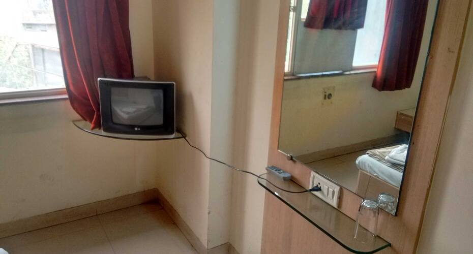 Hotel Shree International Lodging & Boarding, Thane 4
